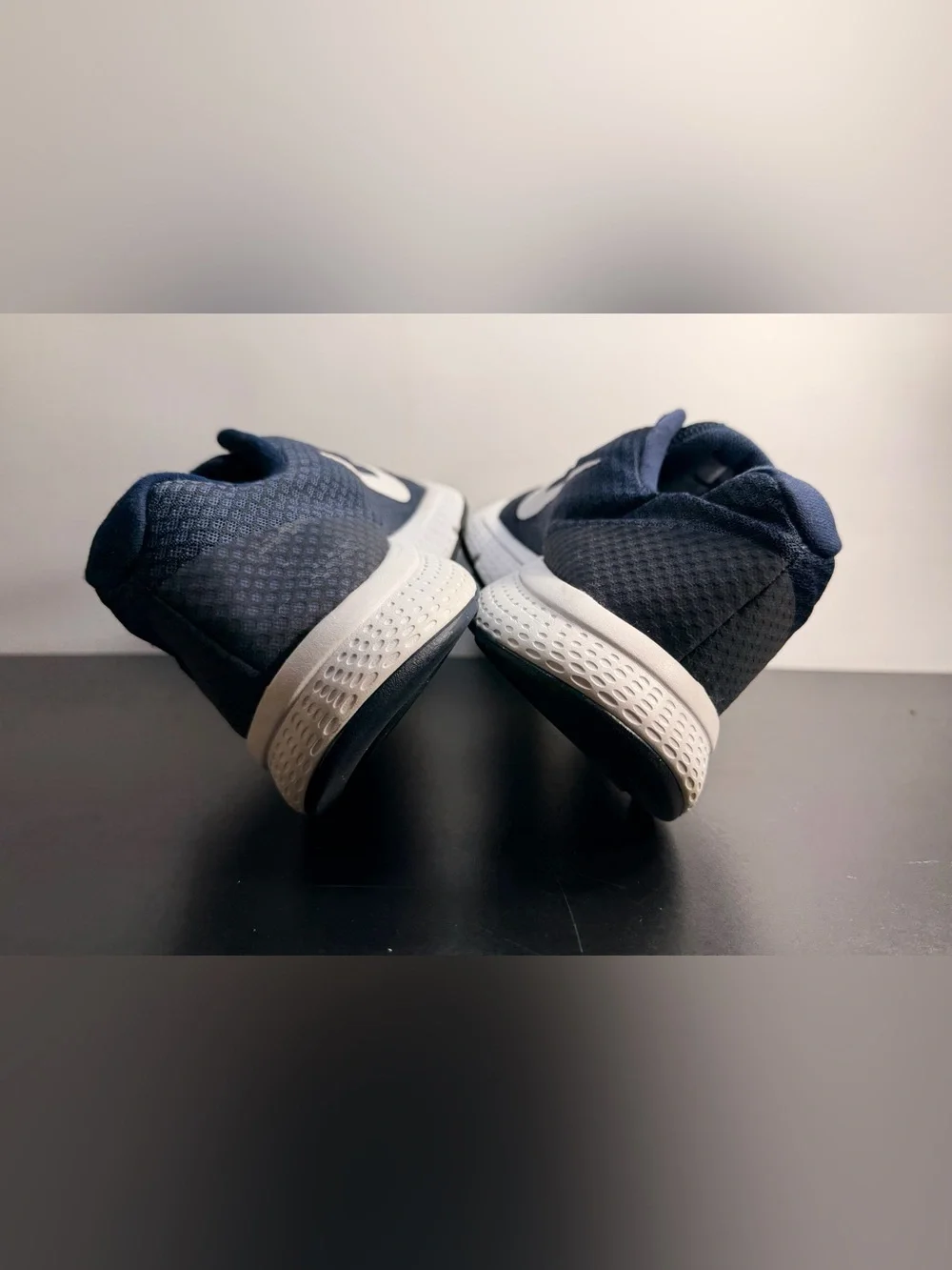 Nike runallday size